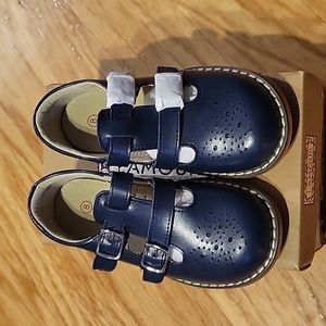 L'Amour Toddler Navy Shoes Size 8 EUC
